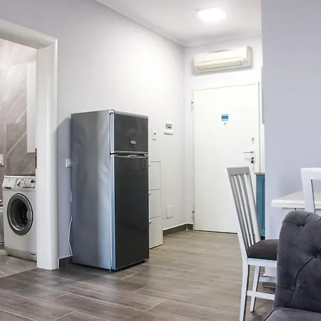 Dolphin 513 Apartment