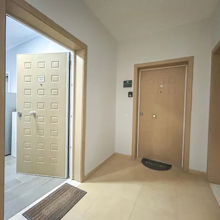Apartment Dolphin 513 *